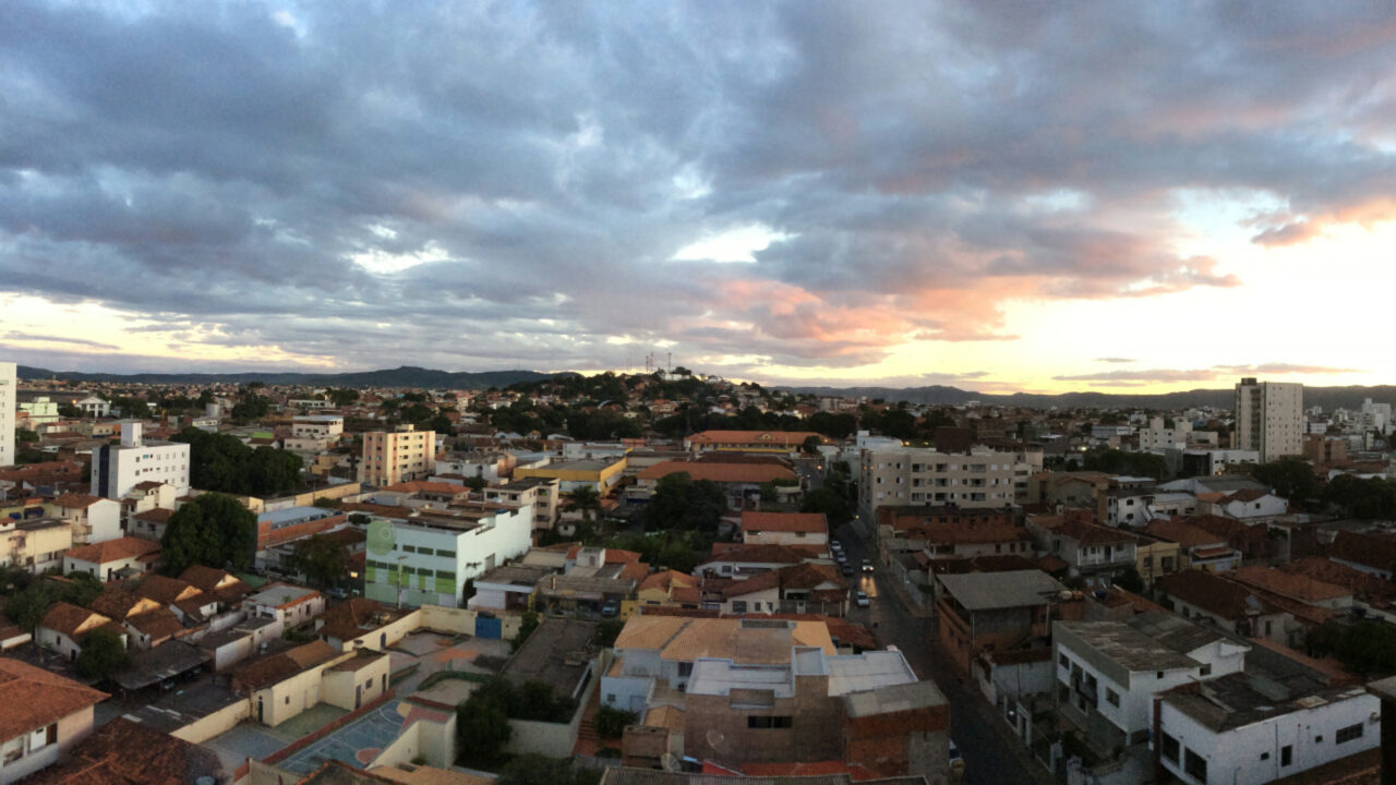 Brasileiros começam a olhar para a 5ª melhor cidade de Minas para se viver, em busca de boas escolas e rotina tranquila