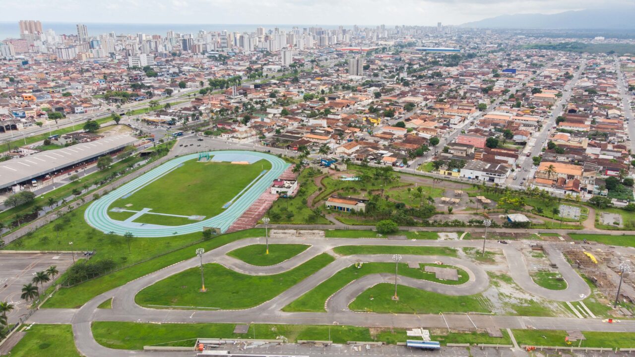 Praia Grande - Cidade do litoral paulista perfeita para criar os filhos, com pelos 22,5 km de praia urbanizada, infraestrutura moderna e o reconhecimento como cidade inteligente Selo Ouro do Brasil
