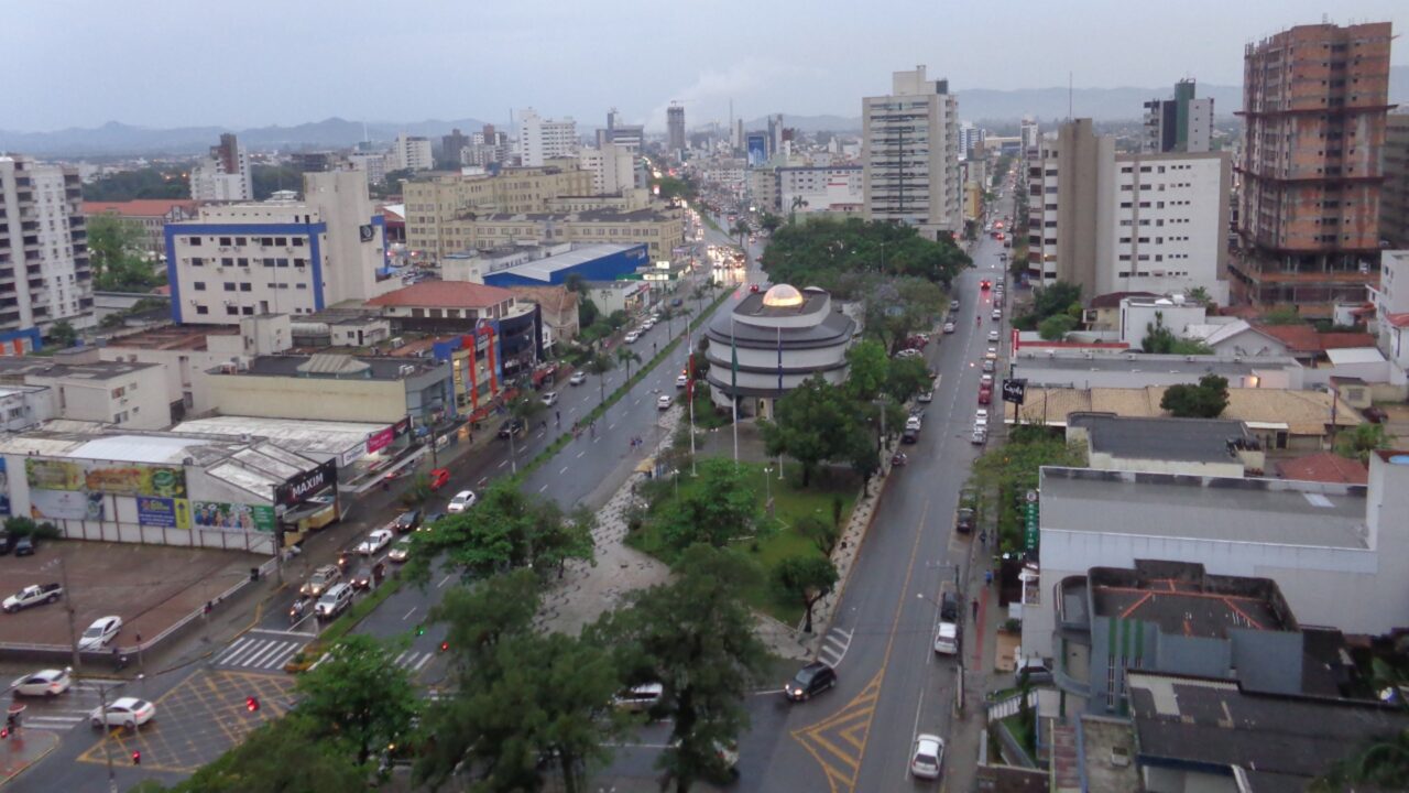 Nesta cidade com nome de um animal superpredador que todos tem medo, os moradores encontram uma rotina rara: águas termais, ensino superior à mão e as ruas mais seguras do Brasil