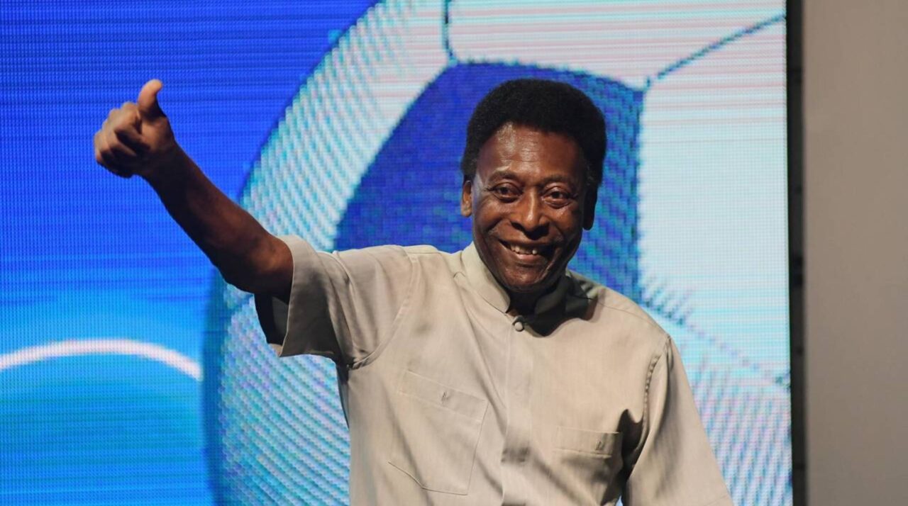 Pelé, ganhador de 3 copas do mundo: “Em todos os meus 21 anos de carreira, houve ocasiões em que fui pichado por jogar mal, mas por parar em campo, jamais.”