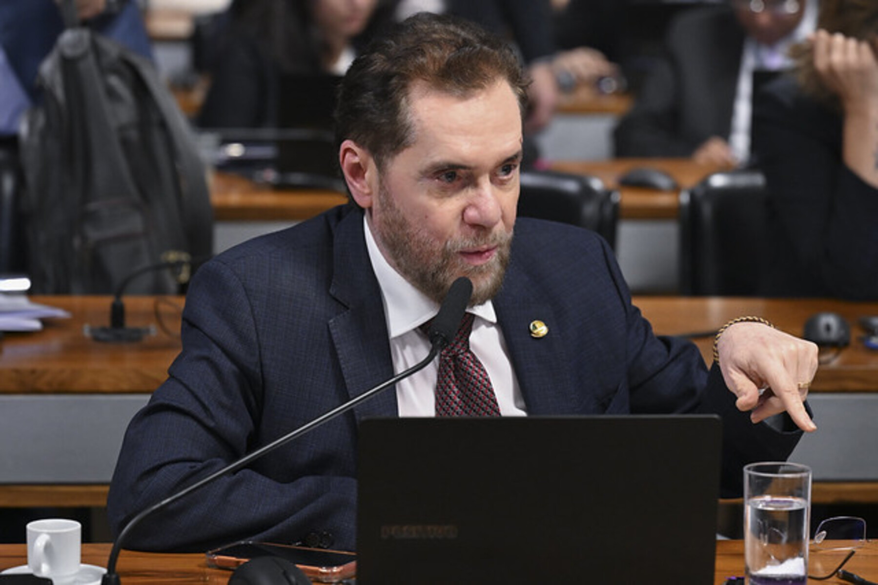 CCJ do Senado vota PEC que dá autonomia orçamentária ao BC e
