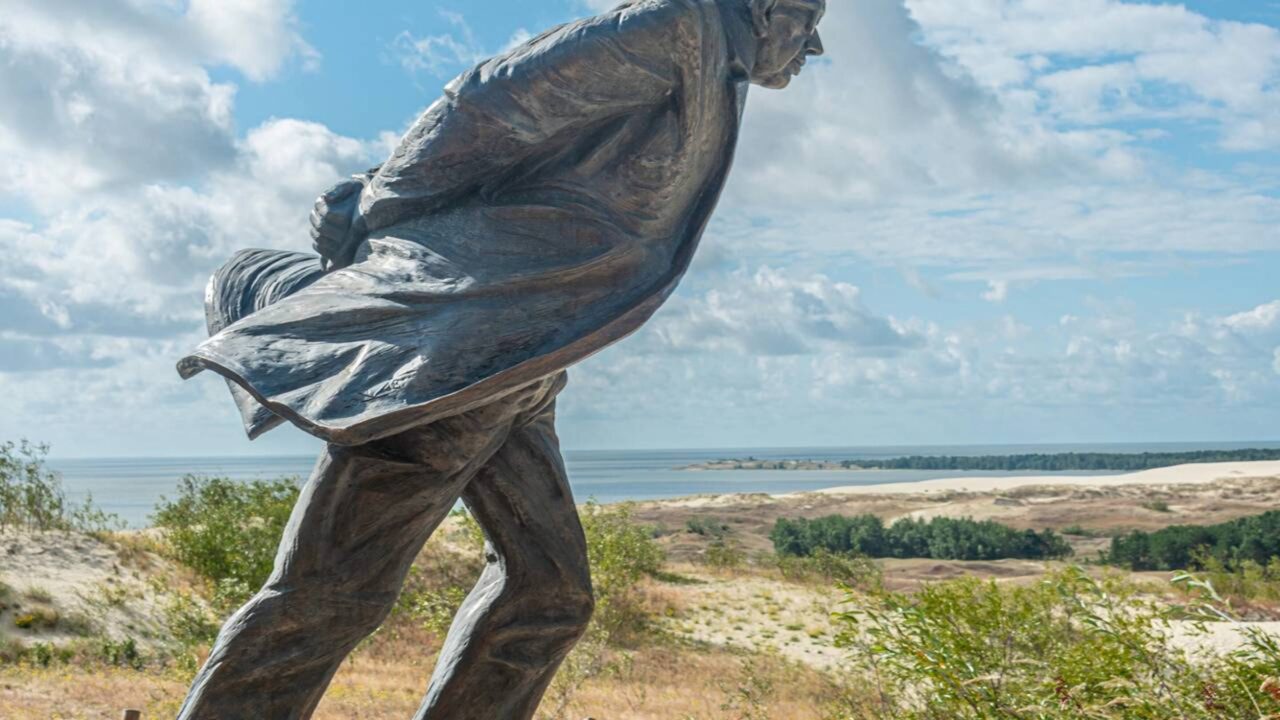 Sartre, filósofo existencialista: “O homem está condenado a ser livre”