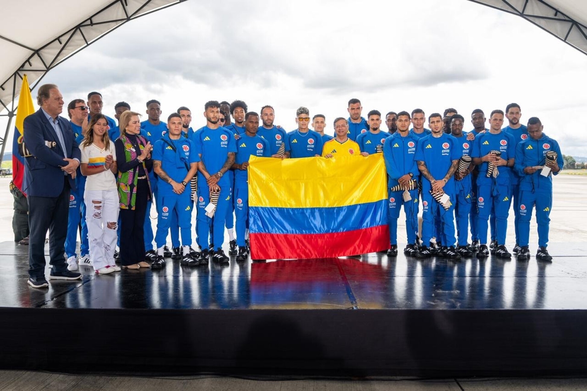 Crusoé: Pintou climão entre Gustavo Petro e a seleção colombiana