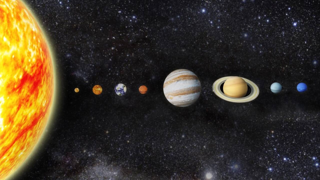 A sonda Huygens continua sendo o único objeto a pousar no Sistema Solar exterior, após atravessar a densa névoa alaranjada de Titã em 2005