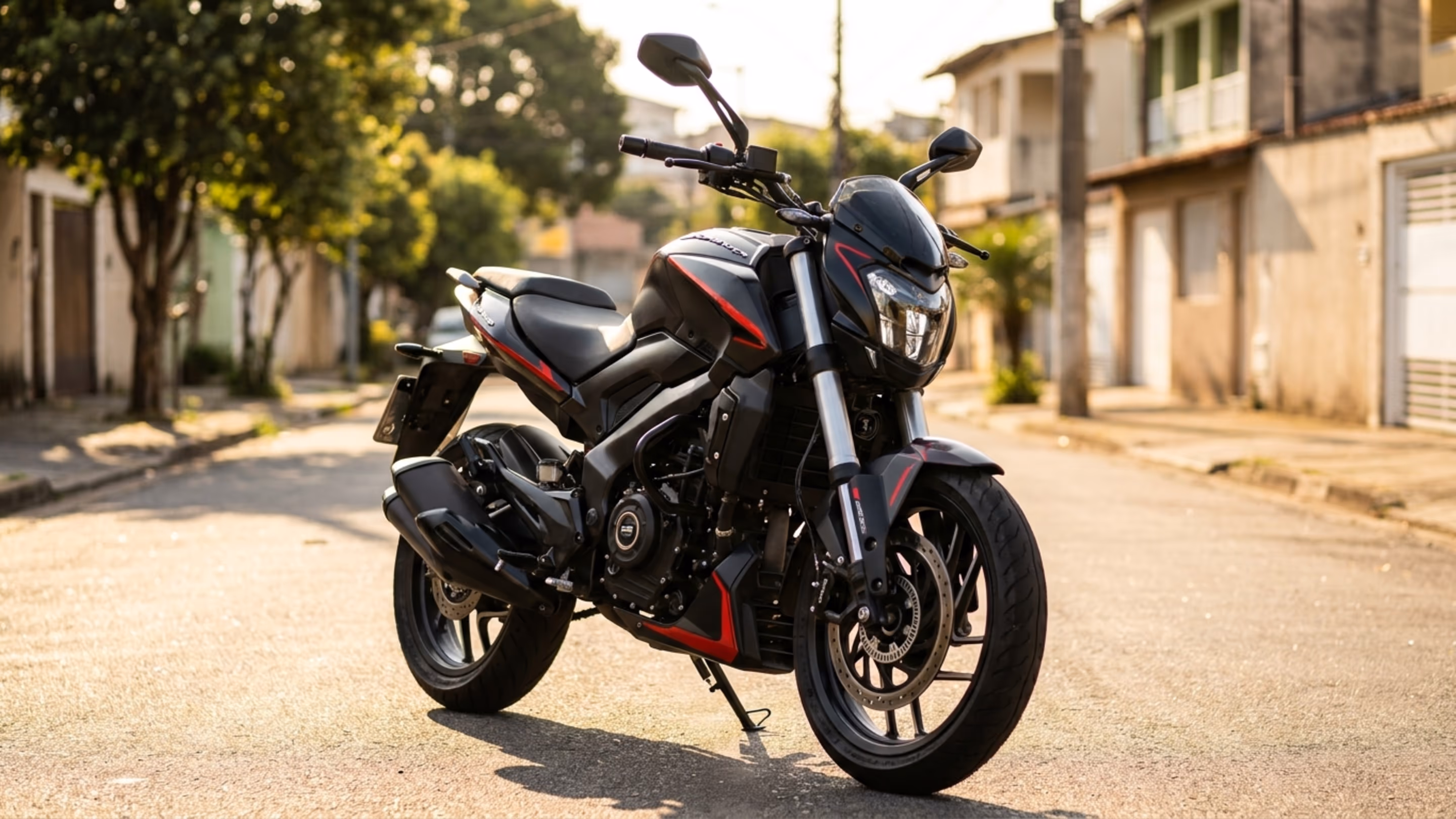 Bajaj vende modelo de R$ 23.400 com 27 cv, refrigeração líquida e ABS duplo que entrega potência de sobra sem passar de R$ 25 mil