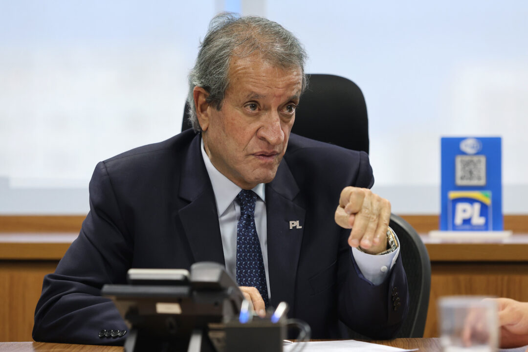 Valdemar chama tarifaço de Trump contra o Brasil de “exagero”