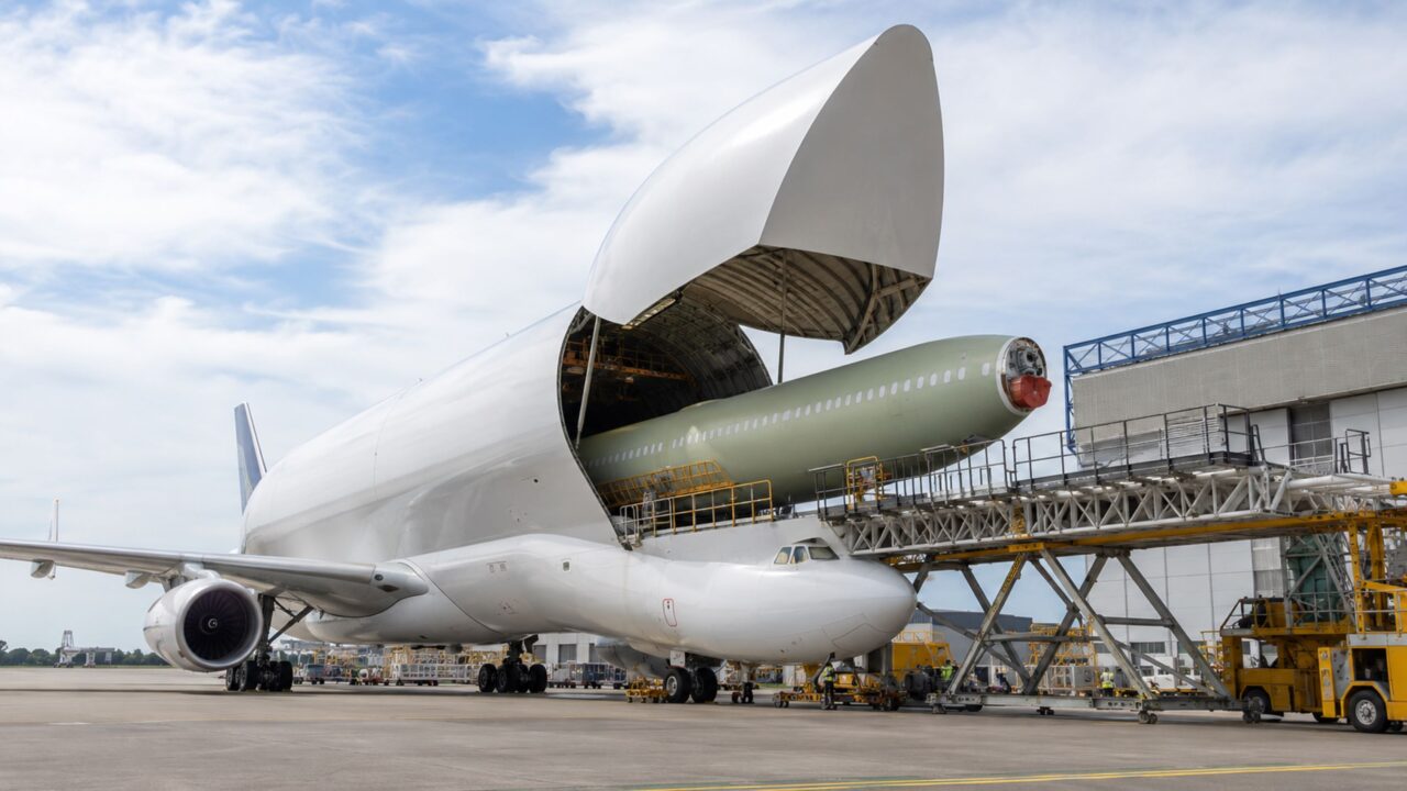 O BelugaXL foi criado para mover componentes gigantes da indústria aérea