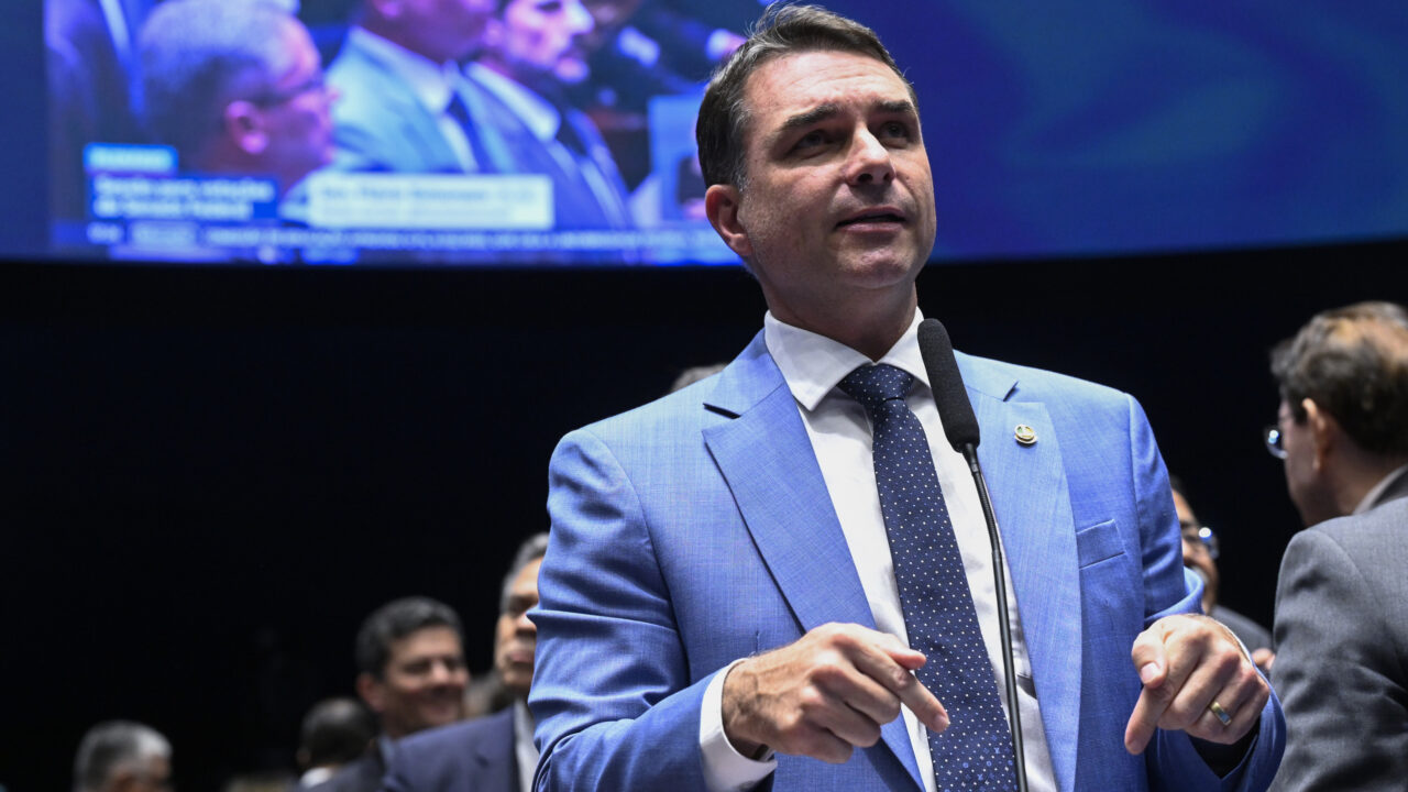Flávio exalta “selo de acerto” do TSE e reclama da Quaest