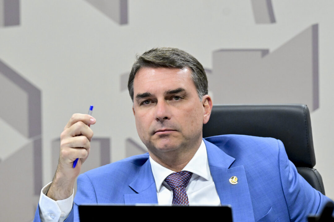 Crusoé: Flávio diz aguardar o “tempo” de Michelle