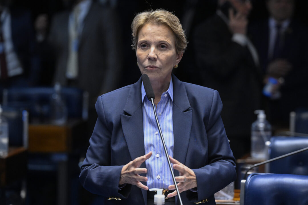 Cristina cobra reação do Senado diante de “iminência de implosão” do Judiciário