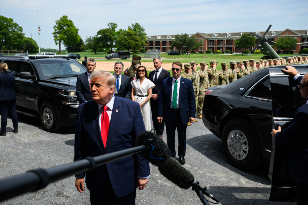 Trump ameaça destruir pontes e usinas de energia do Irã