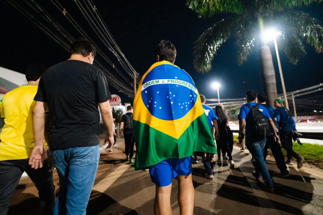 Crusoé: Mais uma pesquisa indica a debandada de Flávio