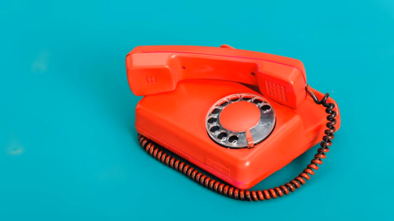 Adeus telefone fixo! País vai acabar desligar a telefonia analógica