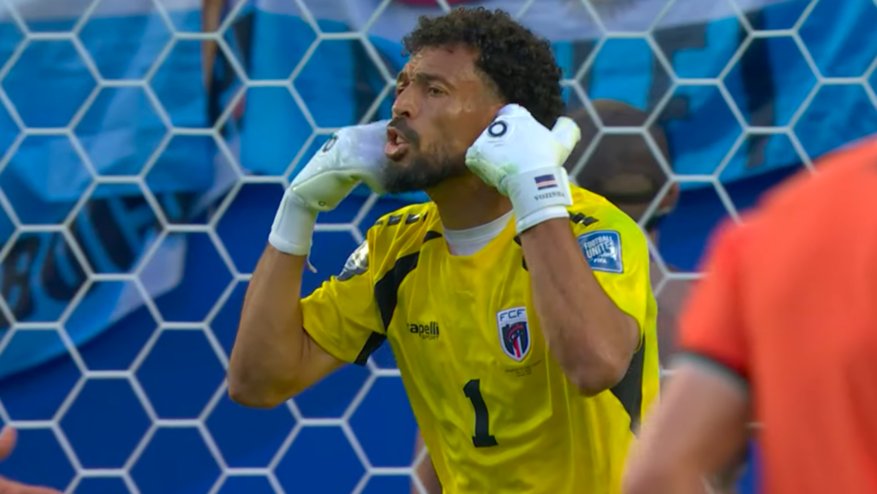 Sensação da Copa, goleiro Vozinha fala sobre jogar no Brasil