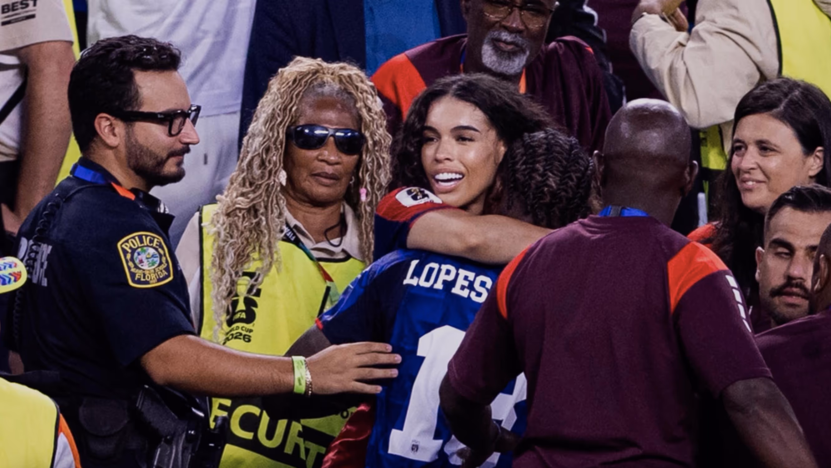 Jayley da Cruz, a torcedora que roubou a cena no jogo de Cabo Verde