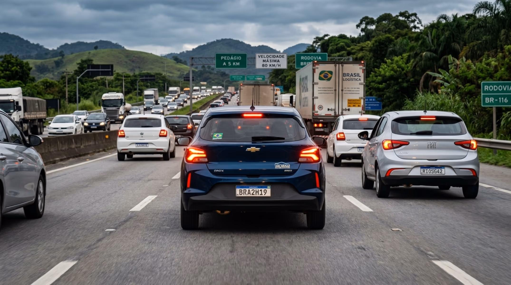 O que significa quando o motorista da frente liga o pisca-alerta de repente na rodovia?