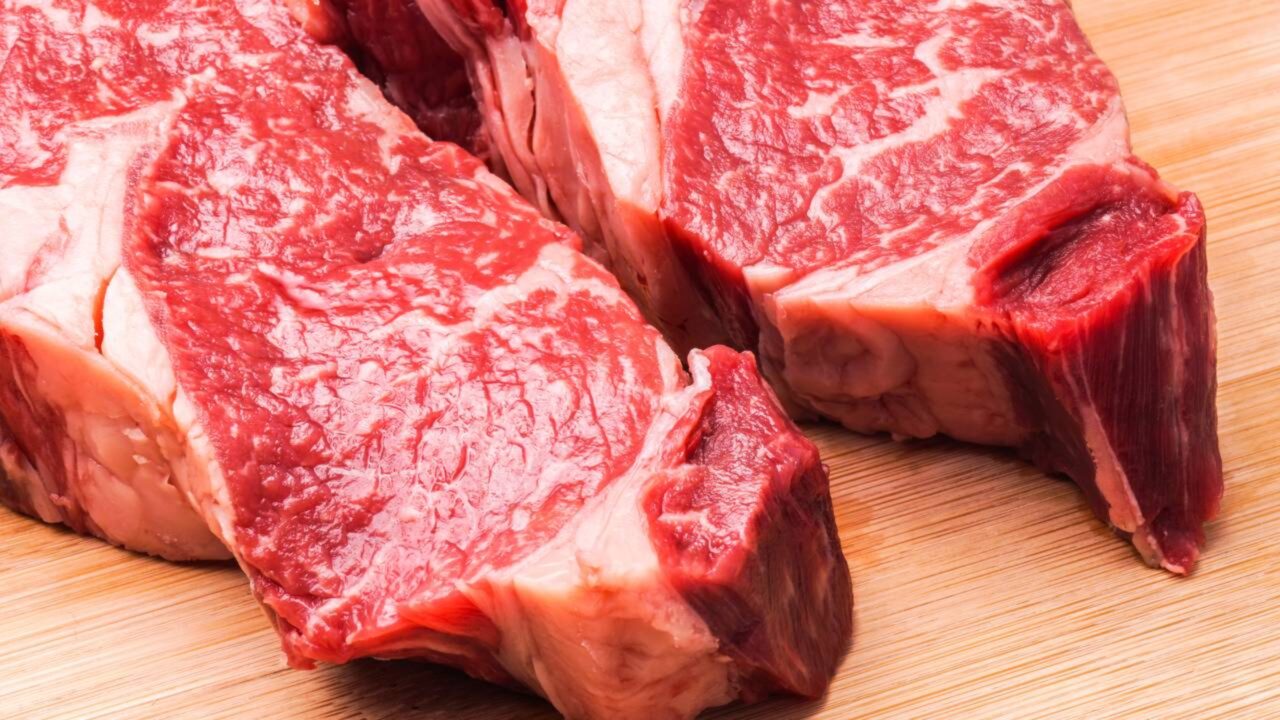 Comprar carne de boi com gordura amarela ou branca qual é a diferença e qual é melhor