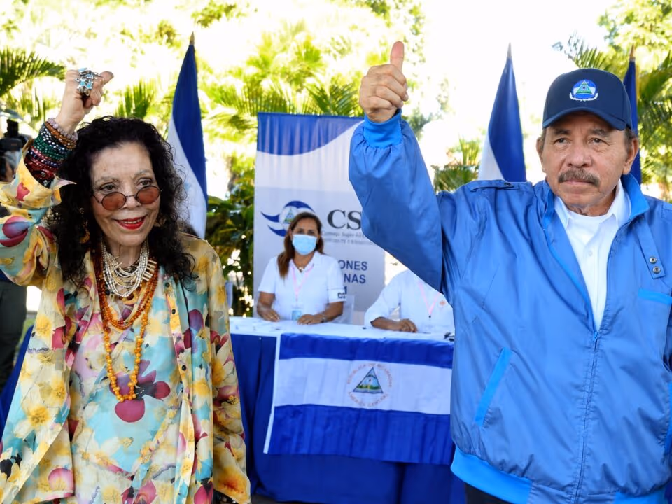 Crusoé: Ditadura de Ortega restringe entrada de Bíblias