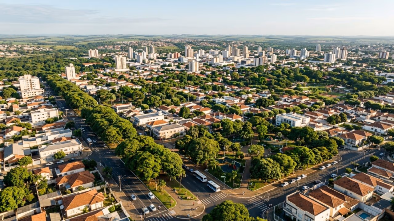 A 20ª melhor cidade do Brasil em qualidade de vida tem 90 mil árvores e 113 praças no interior paulista