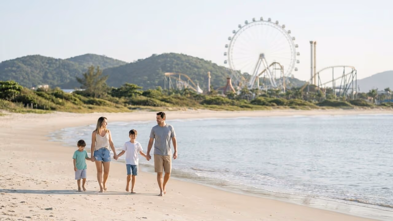 Cidade de 19 praias e parque famoso vira opção para famílias que querem praia, lazer e rotina mais simples