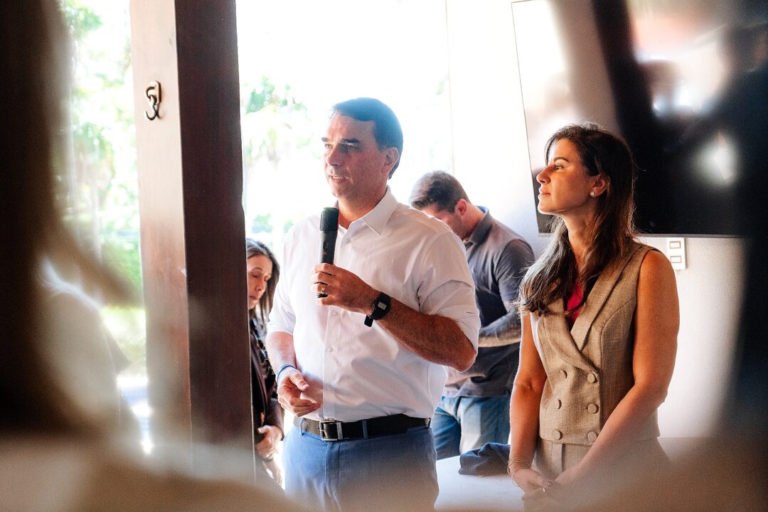Flávio reforça núcleo econômico e aproxima ex-secretária de Caiado