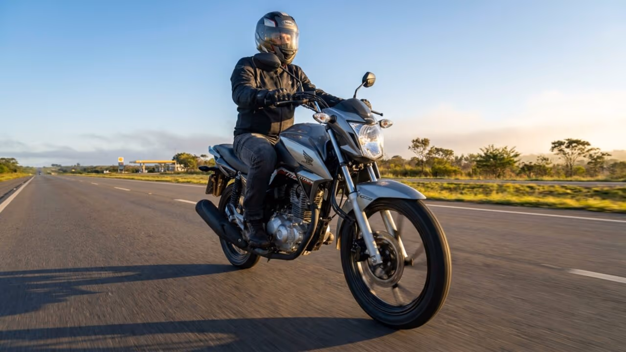 Modelo da Honda faz até 40 km/l e pode passar dos 500 km com seu tanque de 14 litros