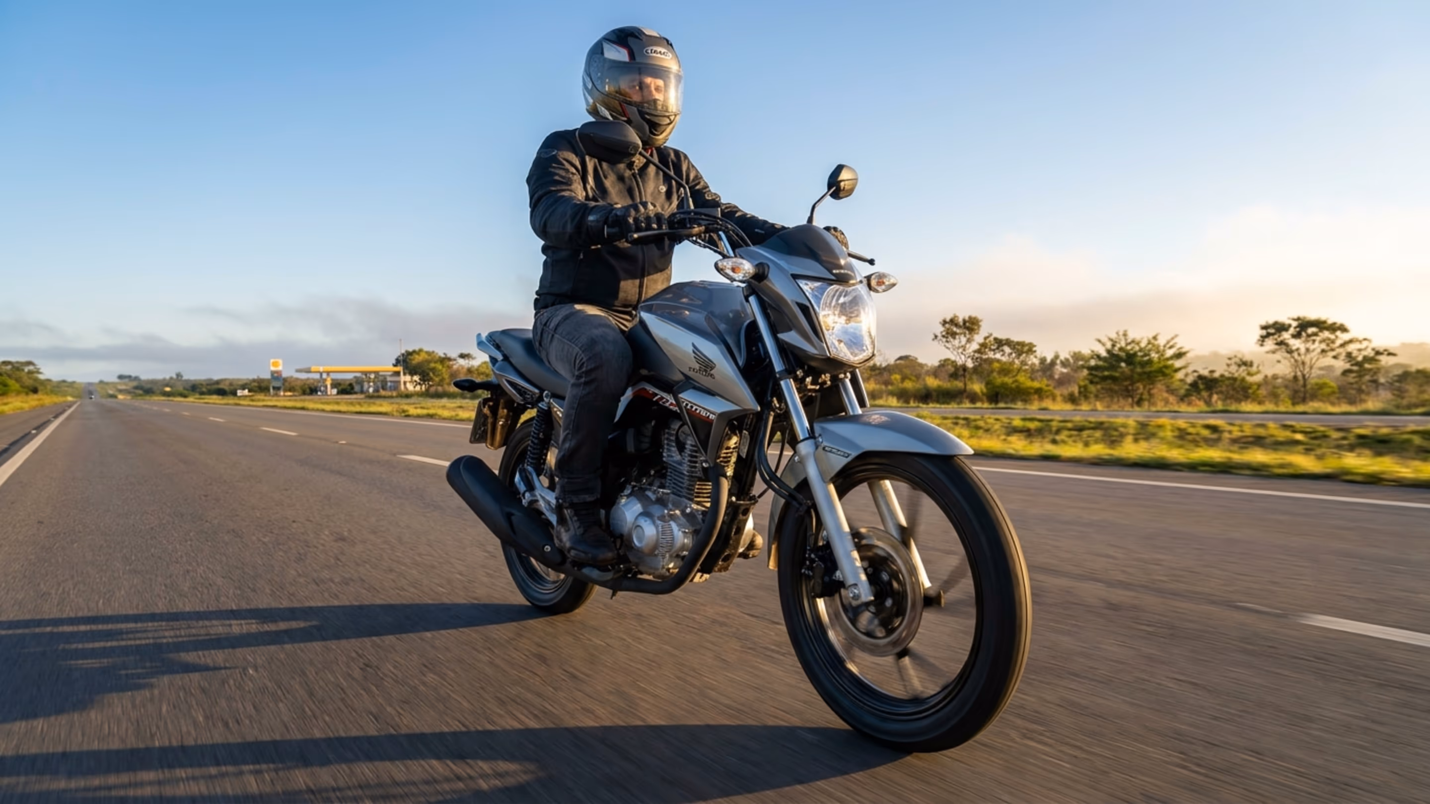 Modelo da Honda faz até 40 km/l e pode passar dos 500 km com seu tanque de 14 litros