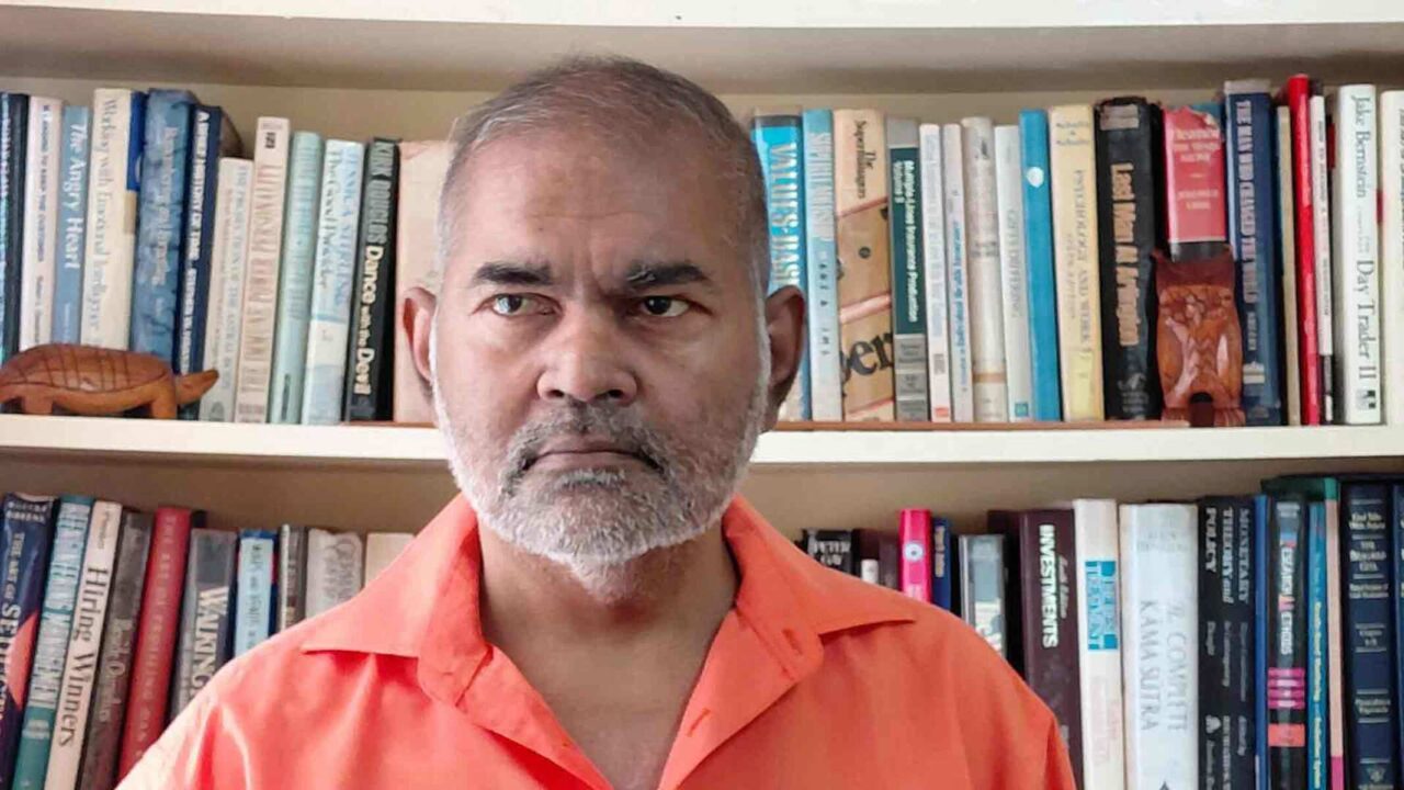 Escritor acusado de usar IA vence prêmio literário