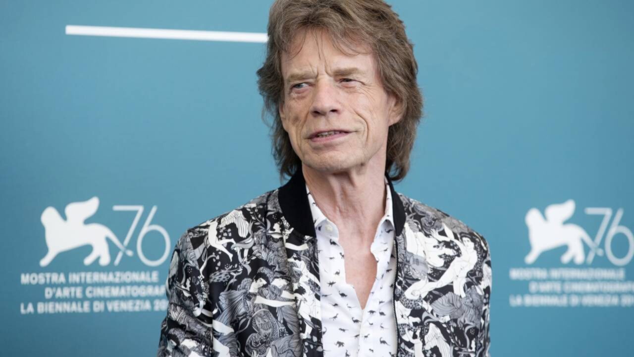 Mick Jagger, aos 82 anos: “Meu pai era professor de educação física, ele me ensinou a me mover para não ficar flácido, é uma disciplina que me acompanhou a vida toda”