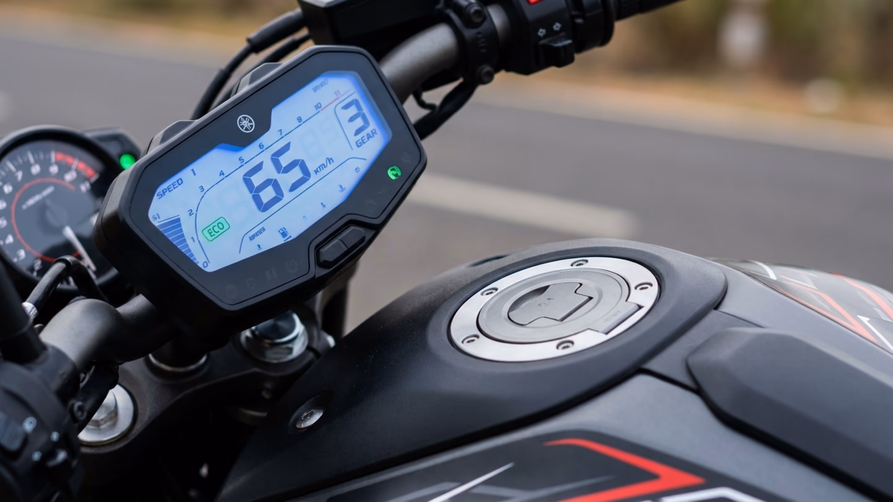 Com tanque de 15,4 litros esta Yamaha de R$ 18.490 foi preparada para rodar muito entre abastecimentos