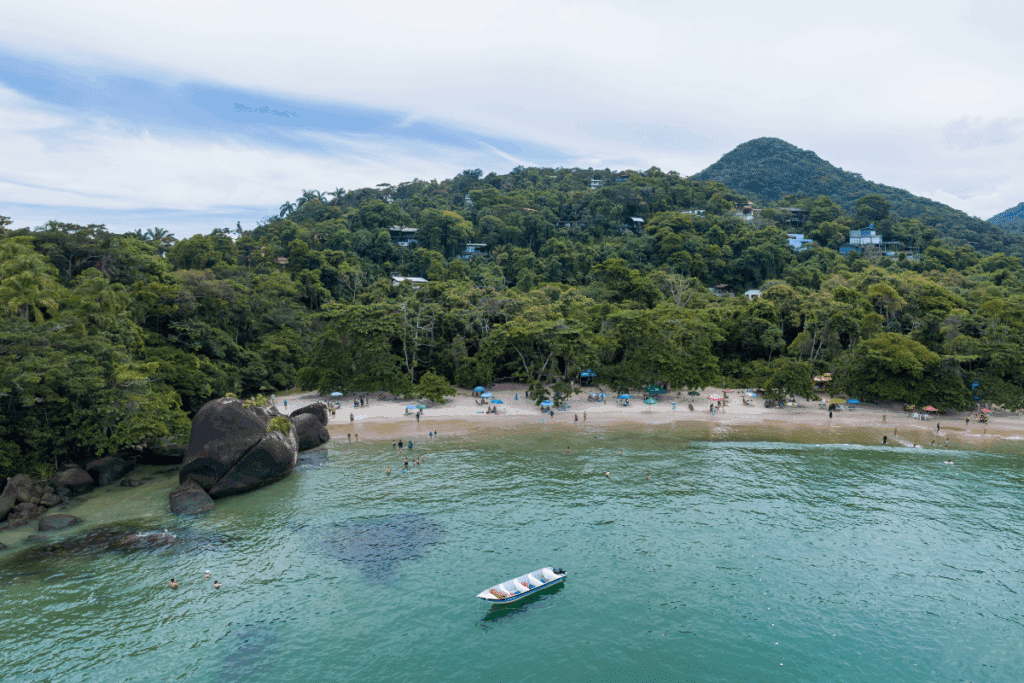 Ubatuba: 3 praias incríveis para conhecer no destino