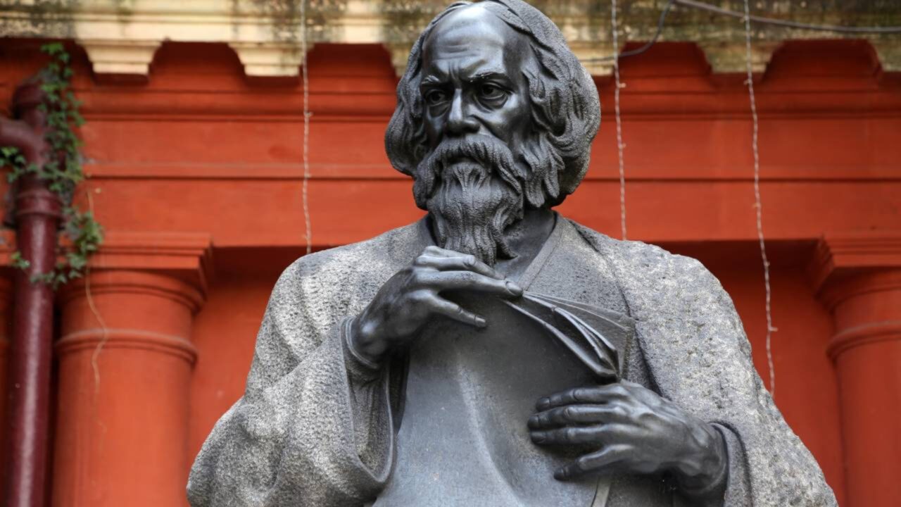Rabindranath Tagore, Prêmio Nobel de Literatura em 1913: “A verdadeira amizade é como a fosforescência, ela brilha melhor quando tudo escureceu”