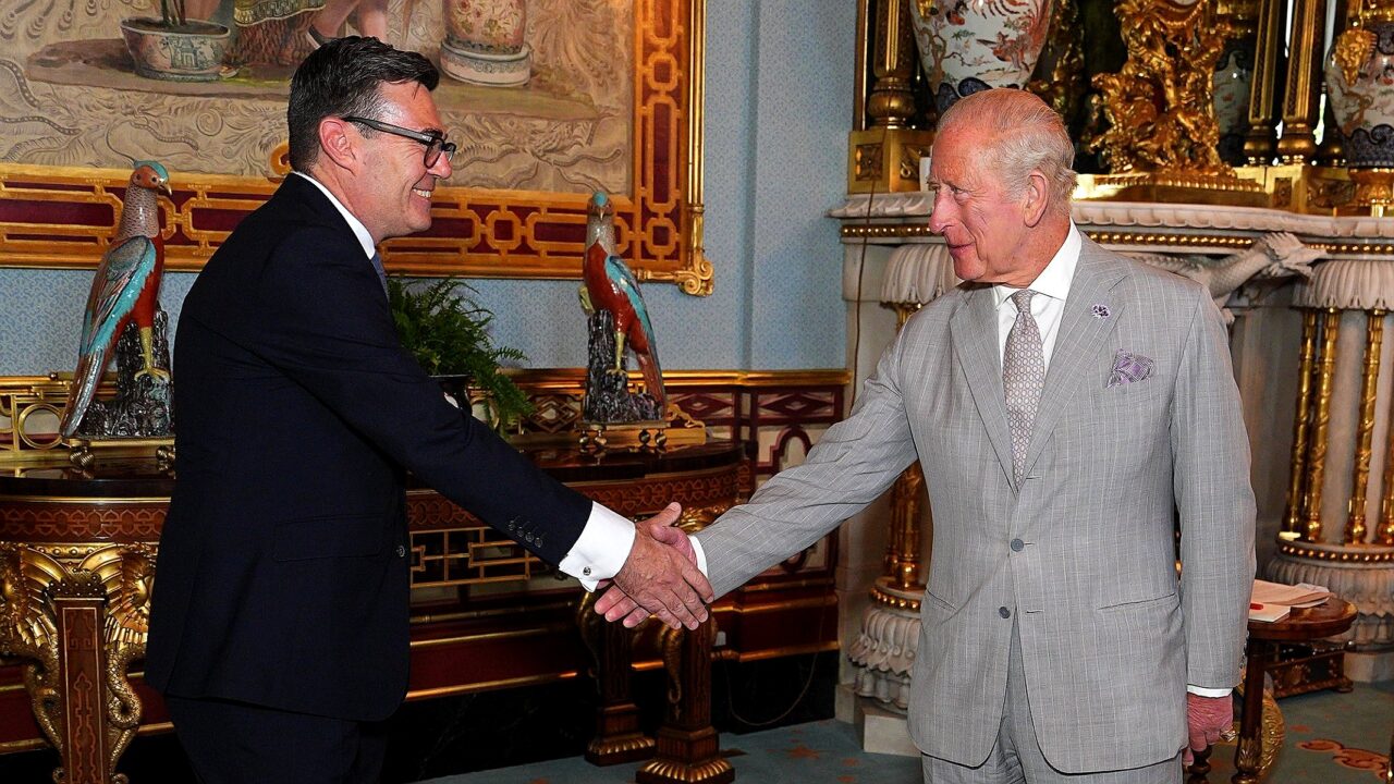 Crusoé: Quem é o ‘Rei do Norte’, o novo primeiro-ministro britânico