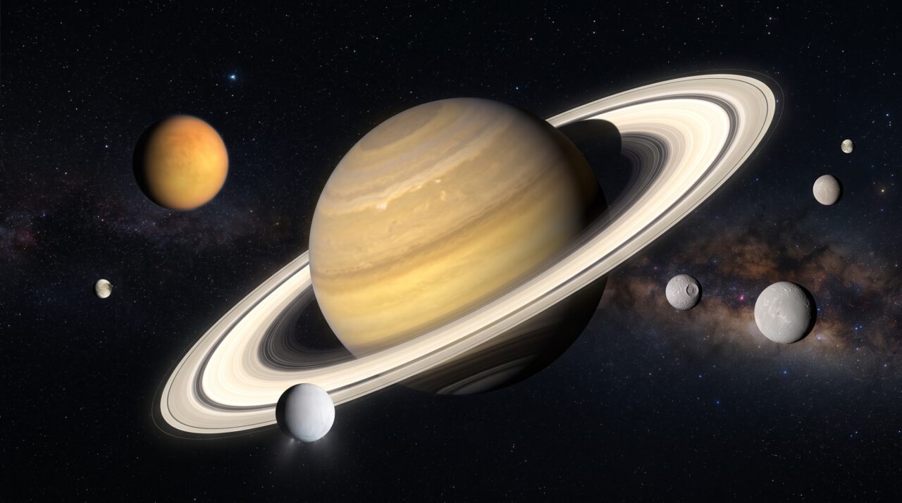 Em março de 2025, astrônomos confirmaram 128 novas luas ao redor de Saturno em um único dia, quase dobrando sua contagem para 274