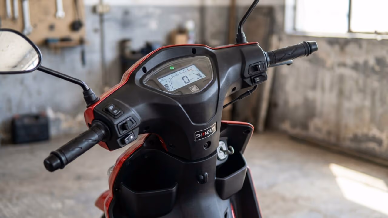 Quem quer fugir do ônibus está olhando para uma moto 0 km que custa pouco mais de R$ 11 mil