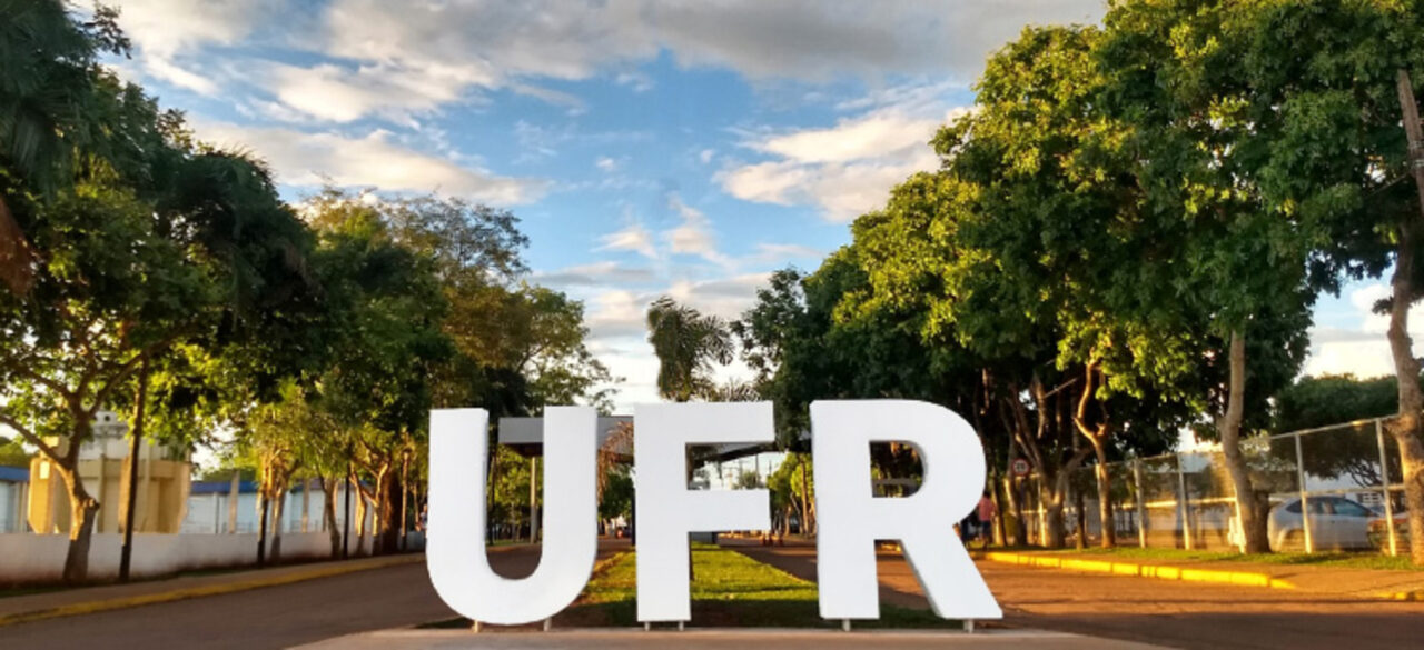 Denúncia ao MPF questiona matrícula de filha de prefeito na UFR