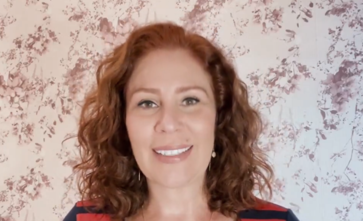 Carla Zambelli volta às redes e anuncia candidatura da mãe