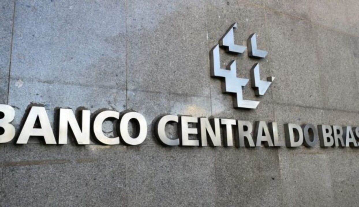 BC corta Selic para 14% ao ano