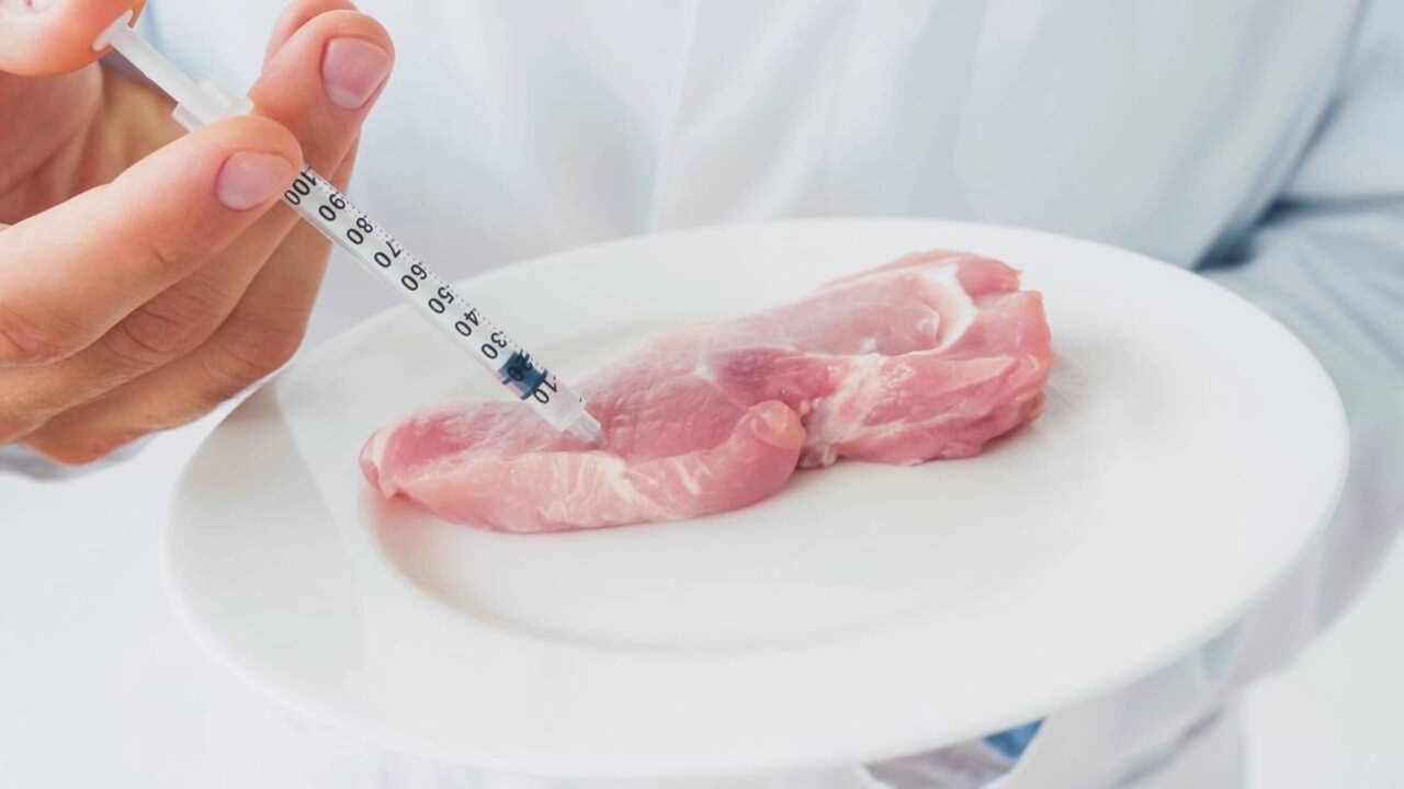 Singapura tornou-se o primeiro país do mundo a aprovar a venda de carne cultivada em laboratório, produzida sem o abate de animais