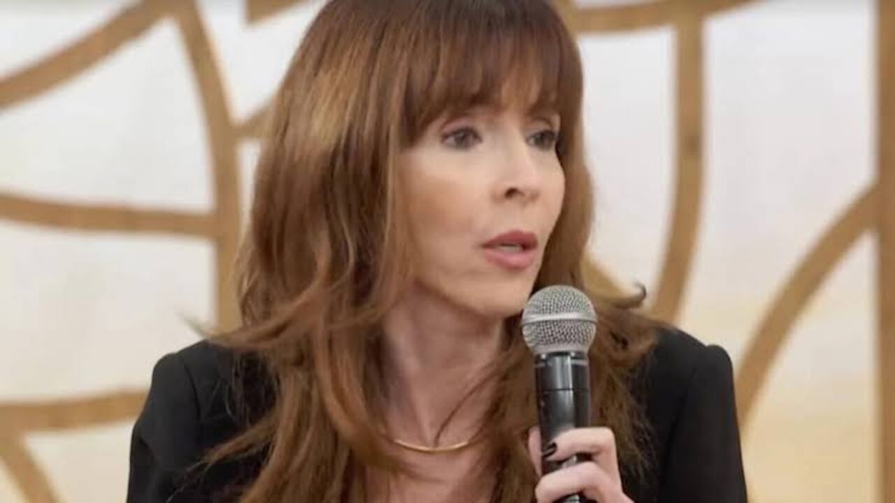 Deborah Evelyn assume controle da herança de Dennis Carvalho