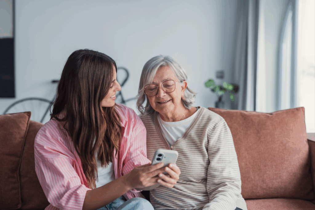 5 golpes digitais comuns contra idosos e como evitá-los