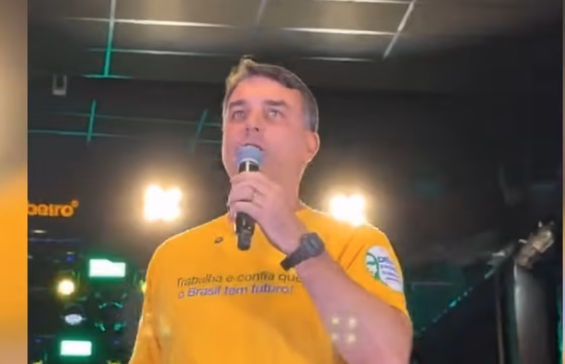 Flávio diz que Moraes “parece um demônio” após restrições a Bolsonaro
