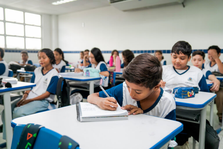 Fortaleza desbanca capitais e assume a liderança nacional em ensino de tempo integral