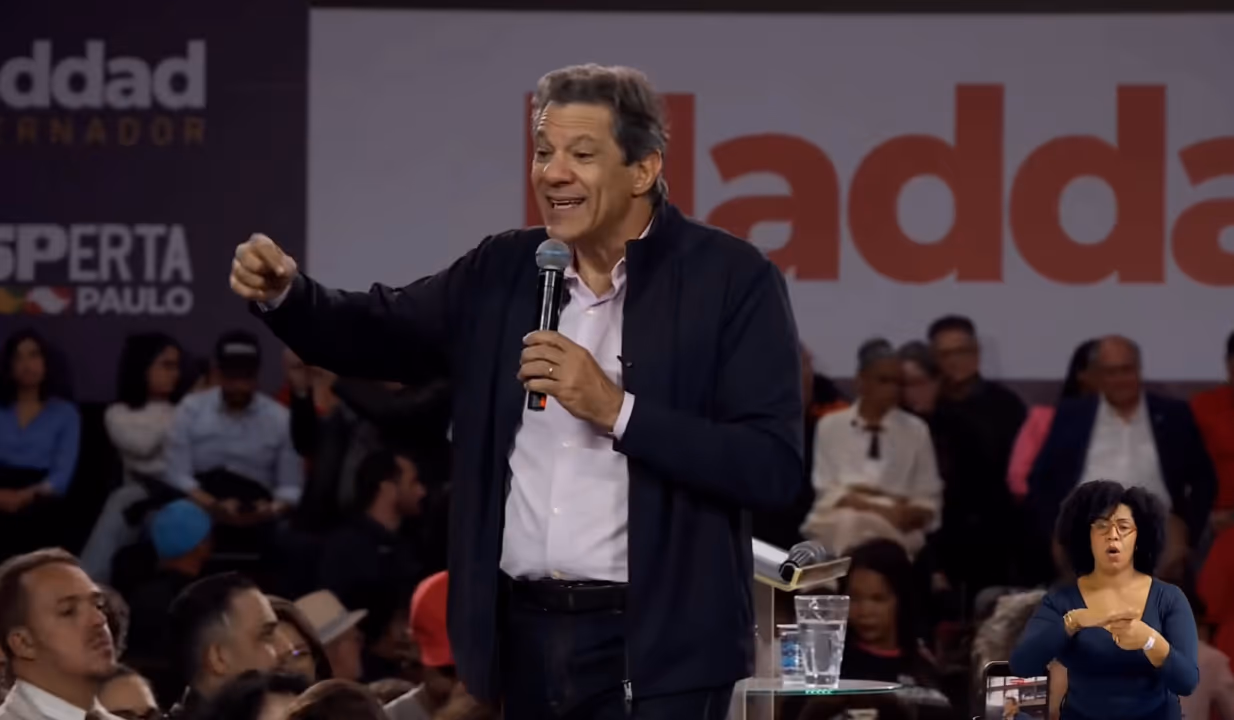Haddad é lançado candidato ao governo de SP em evento com Lula