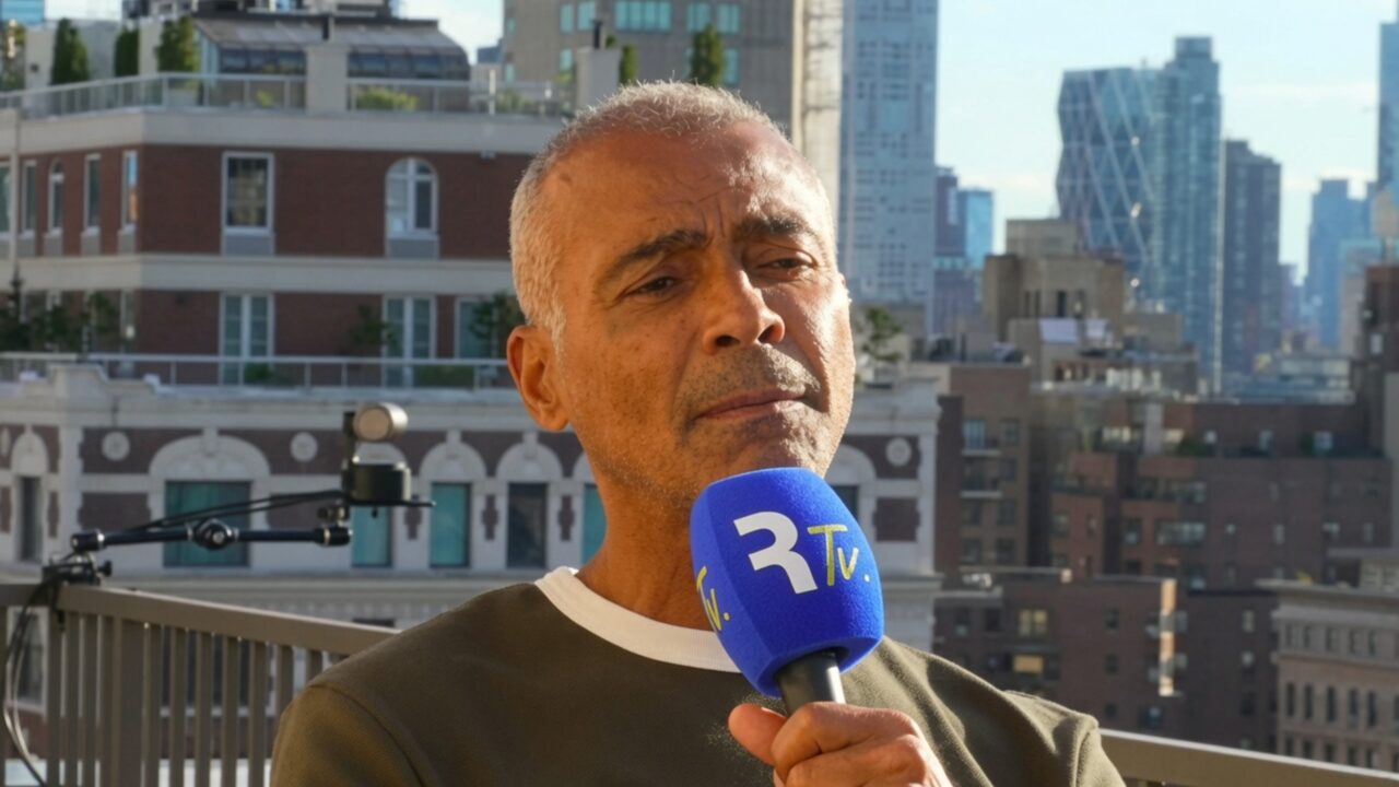 Crusoé: Justiça determina penhora de salário de Romário