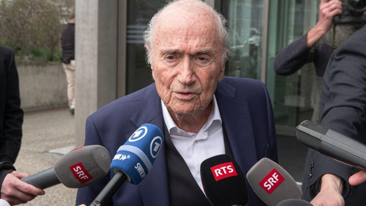 Ex-presidente da Fifa condena interferência de Trump sobre cartão vermelho