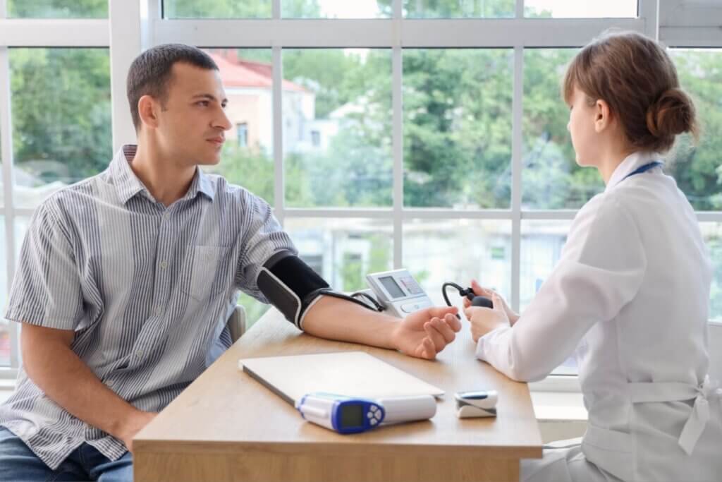 Hipertensão arterial: 5 mitos e verdades sobre a pressão alta para ficar atento