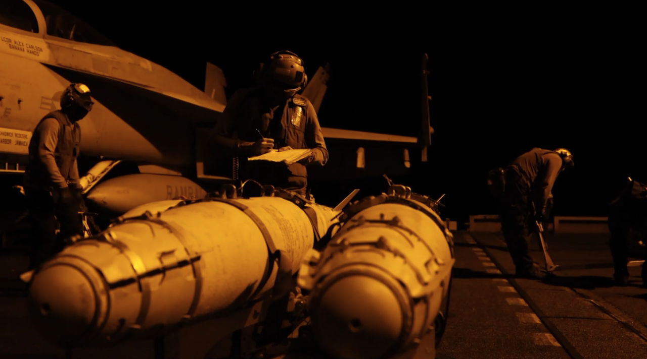 EUA bombardeiam Irã após morte de militares americanos