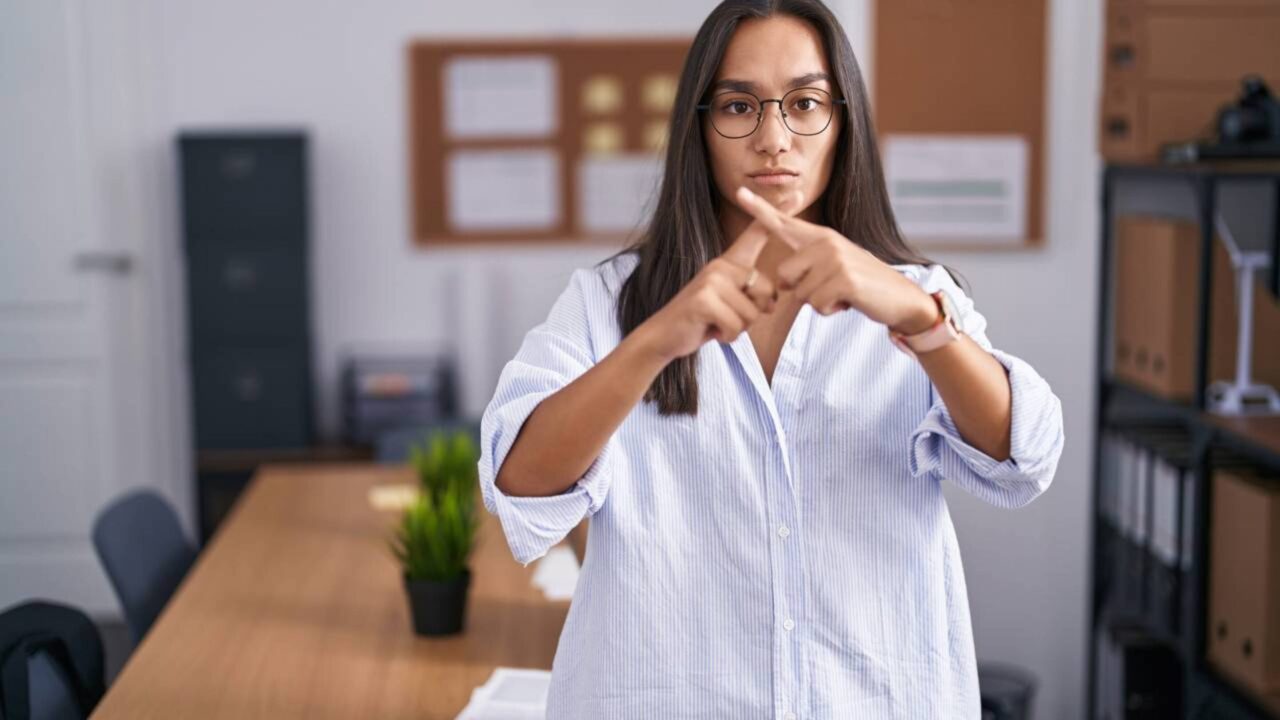 A psicologia diz que quem não consegue dizer não pode estar tentando proteger uma versão antiga de si mesmo