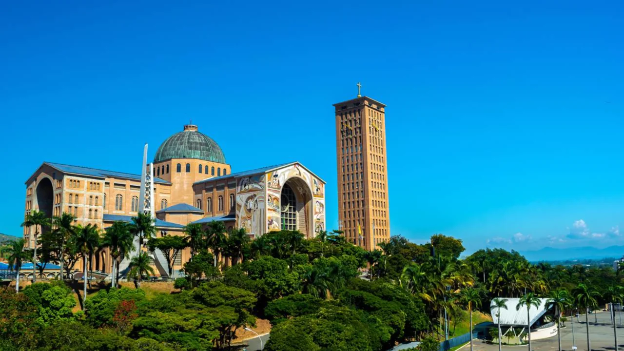 O Vaticano brasileiro, uma cidade que abriga o 2º maior templo católico do planeta e vive a calma do interior